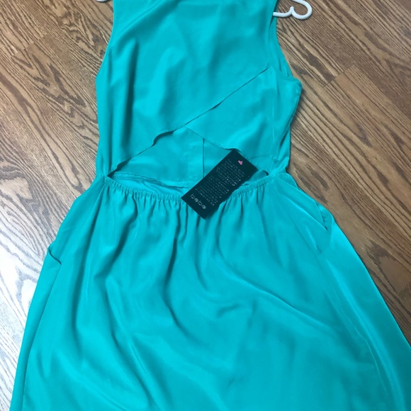 Bebe button shirt dress NWT - Picture 3 of 5